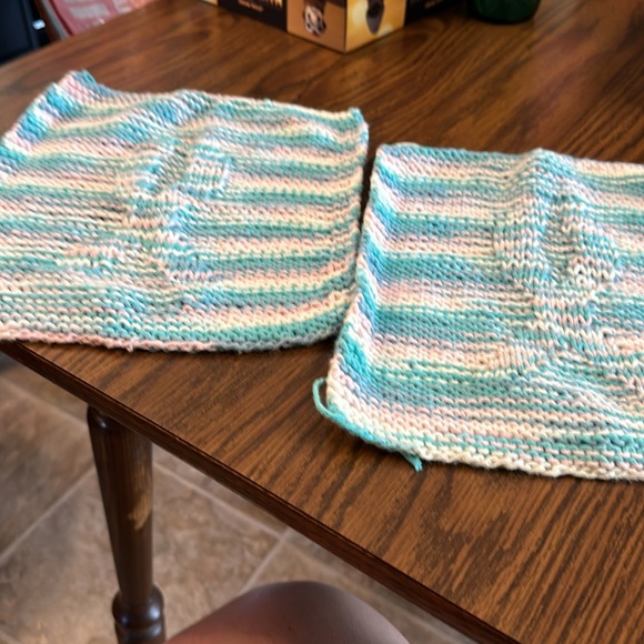 2 Hand knit dish cloths. - Picture 4 of 5